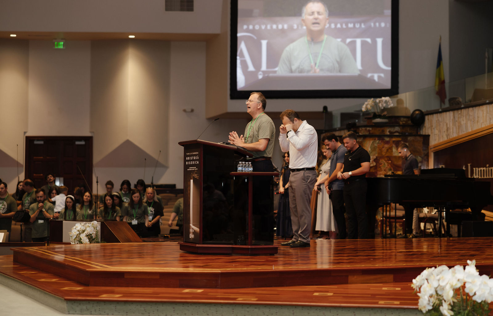 Prayer at the pulpit during the national gathering